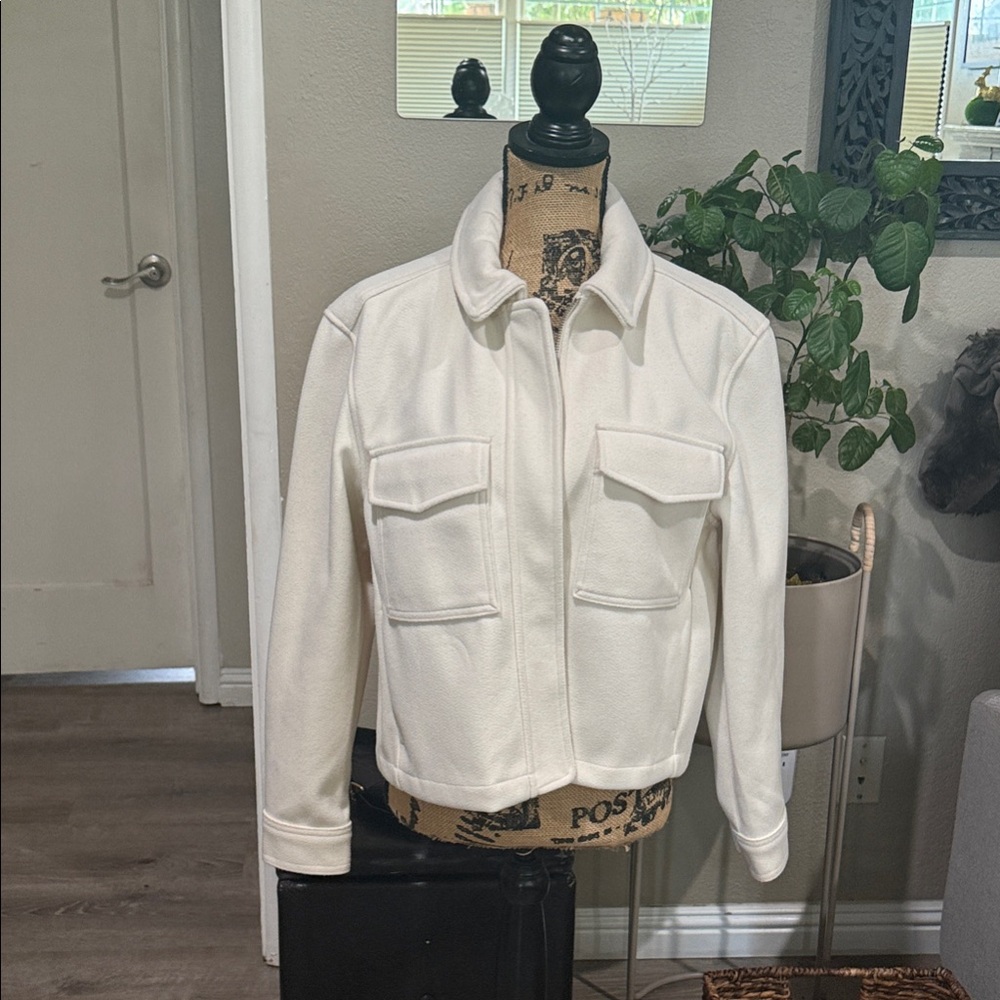 Old Navy Women's White Utility Jacket with Front Flap Pockets